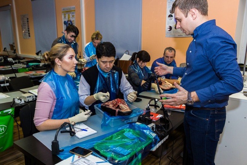 Атравматичное удаление зубов и методики наложения швов