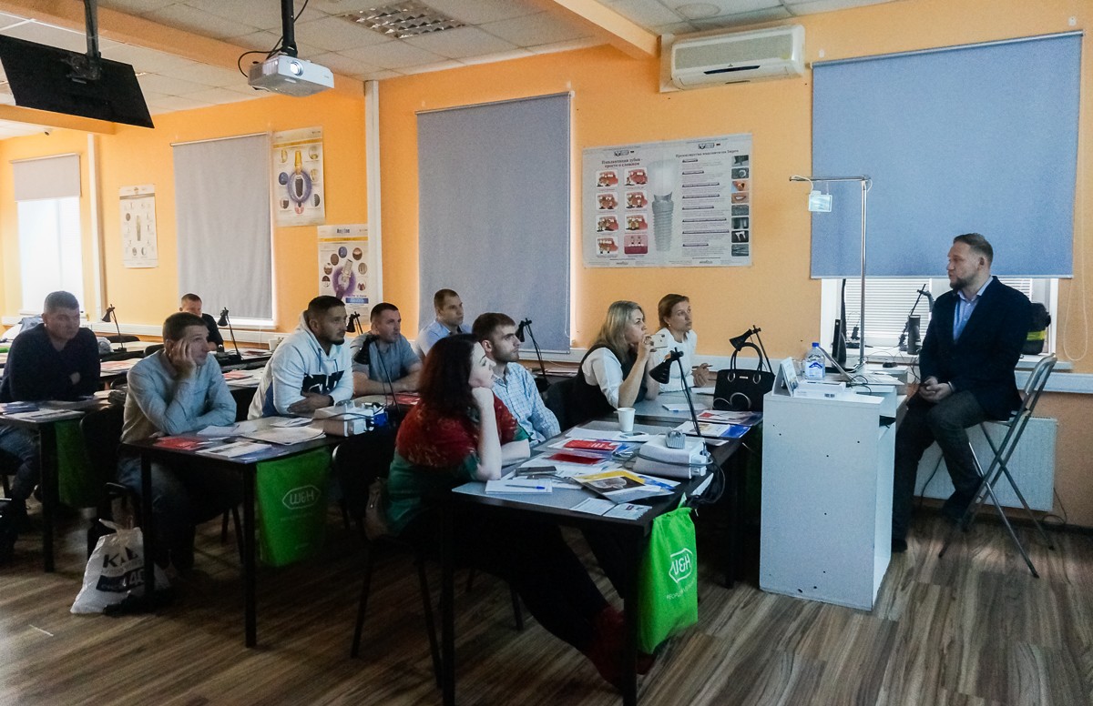Атравматичное удаление зубов и методики наложения швов. Курс Камиля Наильевича Хабиева, 6 октября
